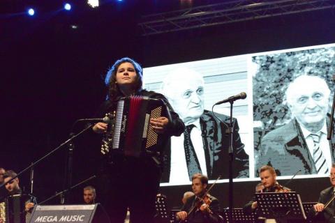 Zlatne harmonike Kraljeva sl.1